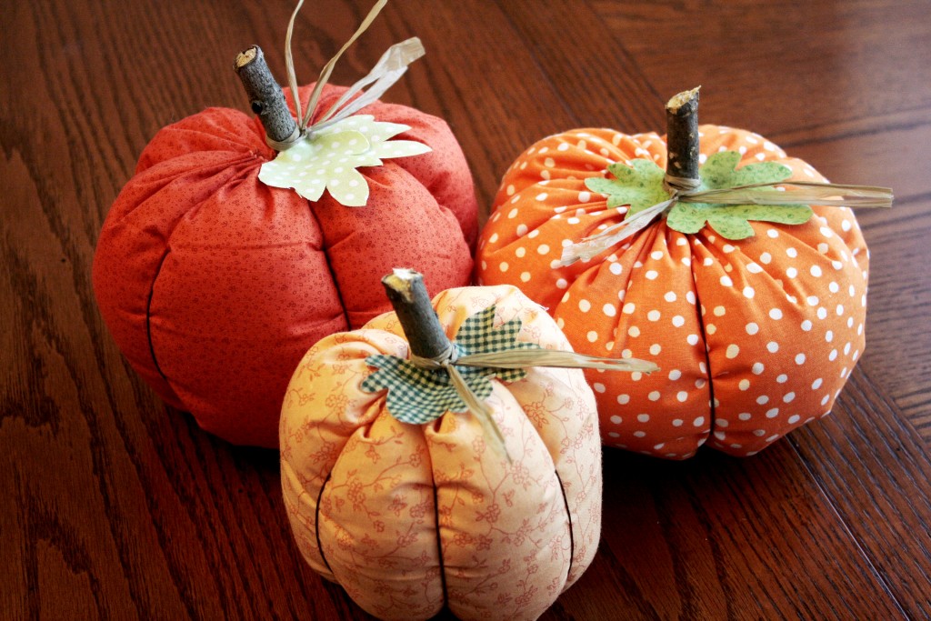 Fabric Pumpkins Tutorial | Craft Buds