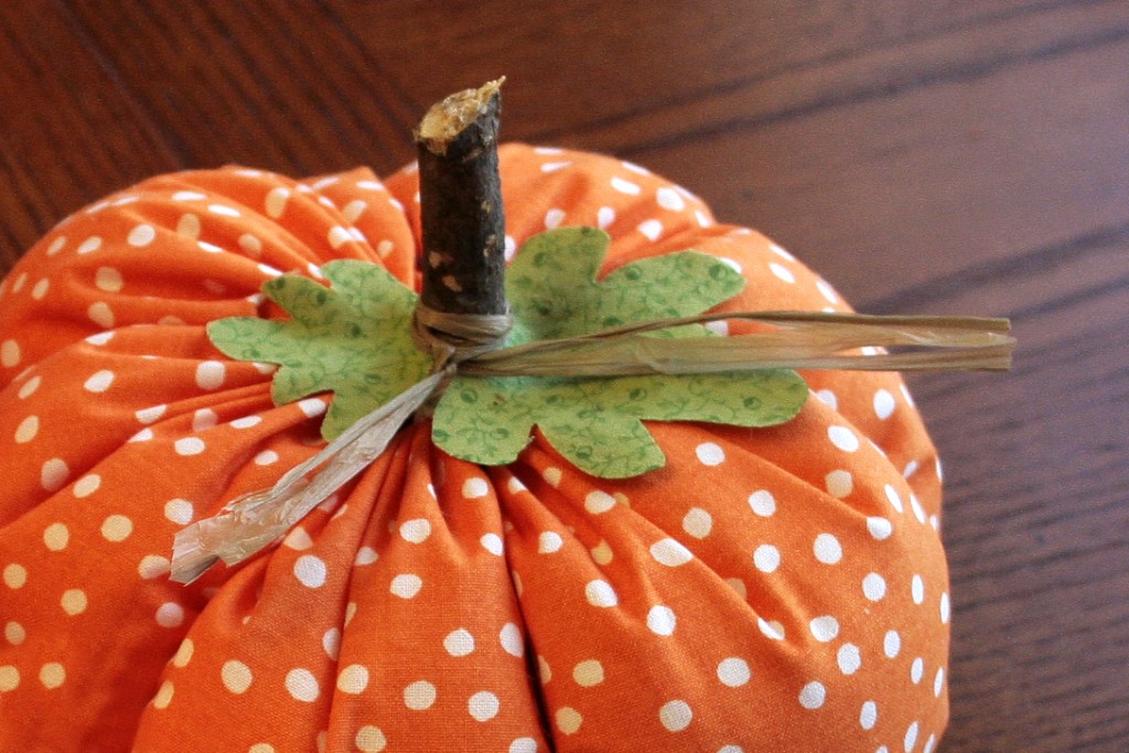 Fabric Pumpkins Tutorial | Craft Buds