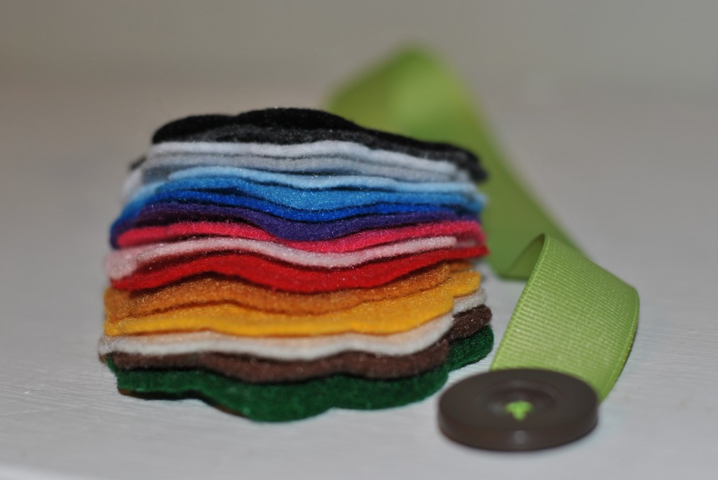 Felt Flowers Button Snake