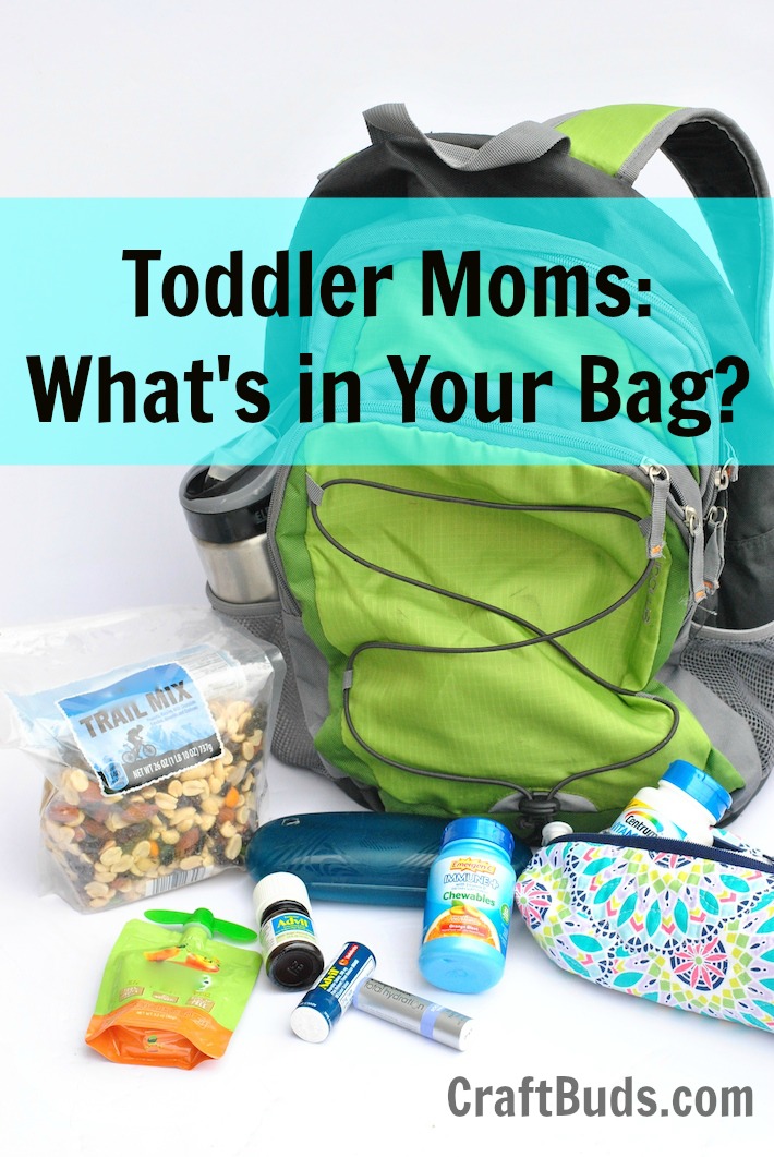Toddler Moms, What’s In Your Bag? Backpack Essentials + Zipper Pouch Tutorial | Craft Buds